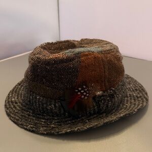 Hanna Hat. Walking/Patchwork. Tweed . Size large